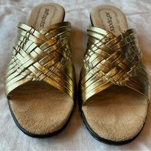 Softspots “Traci” Gold wedge sandal with Woven Design size 5